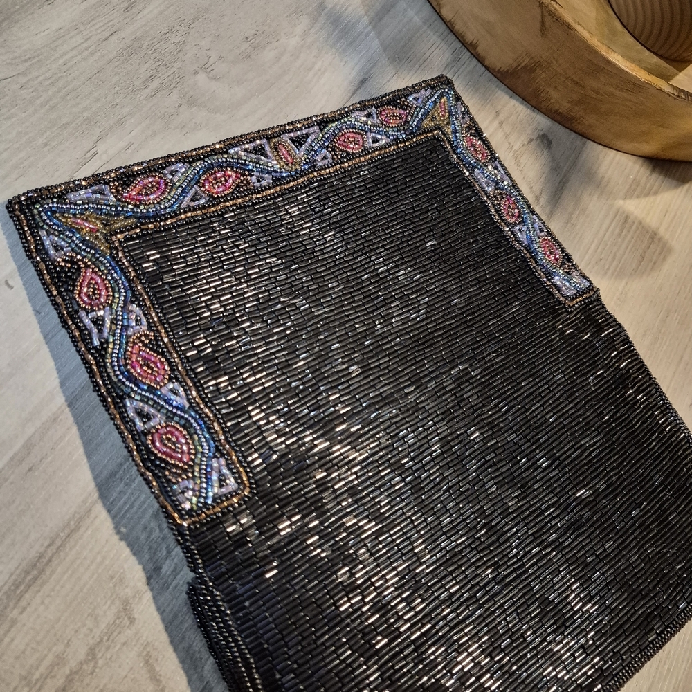 Vintage 1960s Beaded Shpulder & Clutch Purse With Metal Strap - Picture 5 of 16